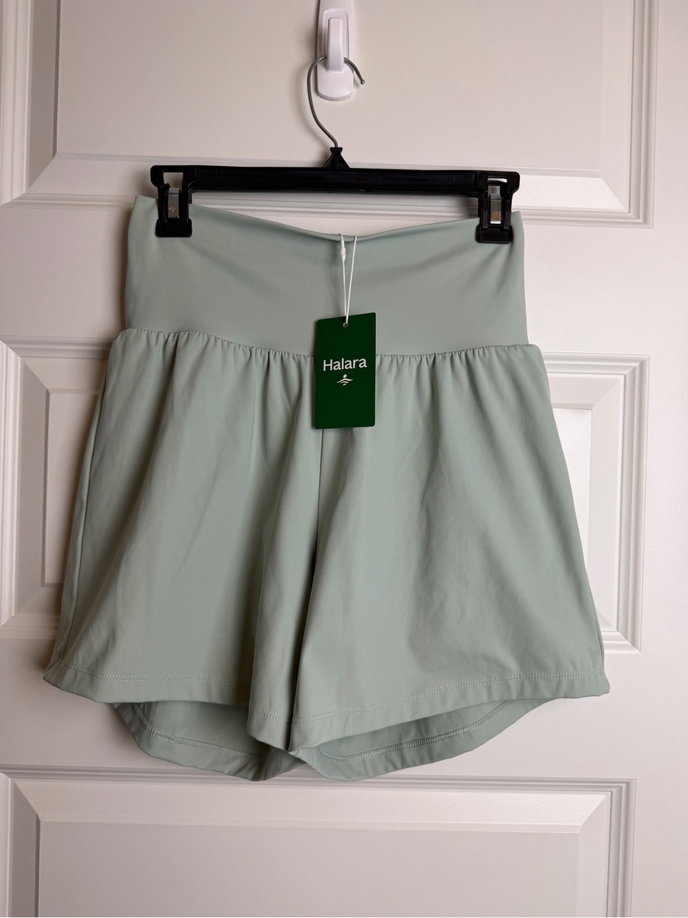 HALARA Light Sage Green Athletic Shorts Size M - Picture 4 of 7